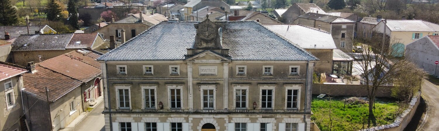 Vue aérienne de la mairie de Sauvigny